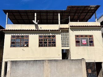 CASA COM 4 QUARTOS � VENDA